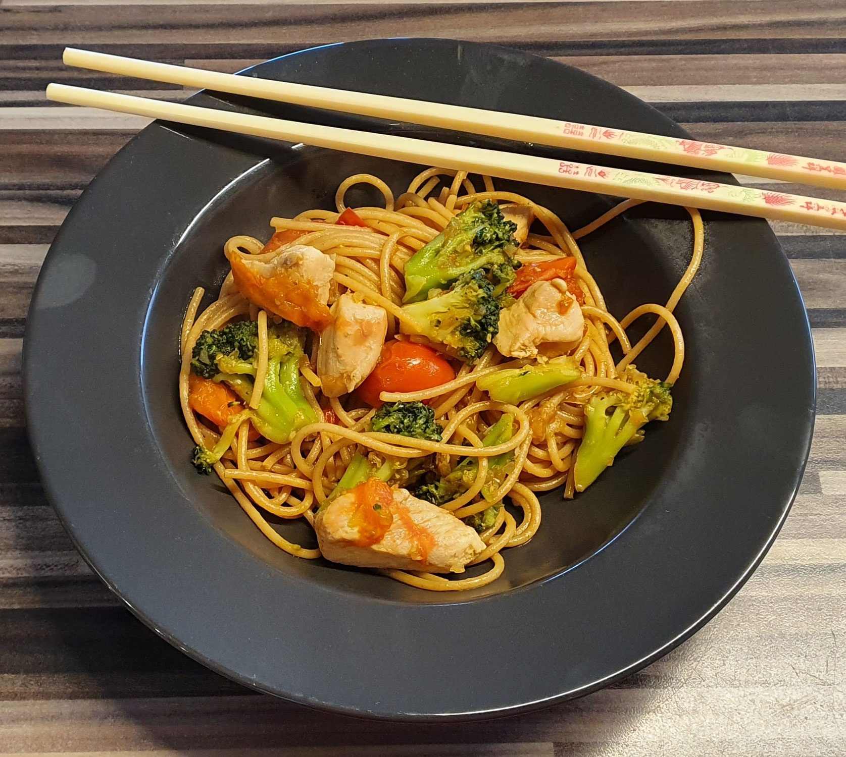 Broccoli-Hähnchen-Nudeln