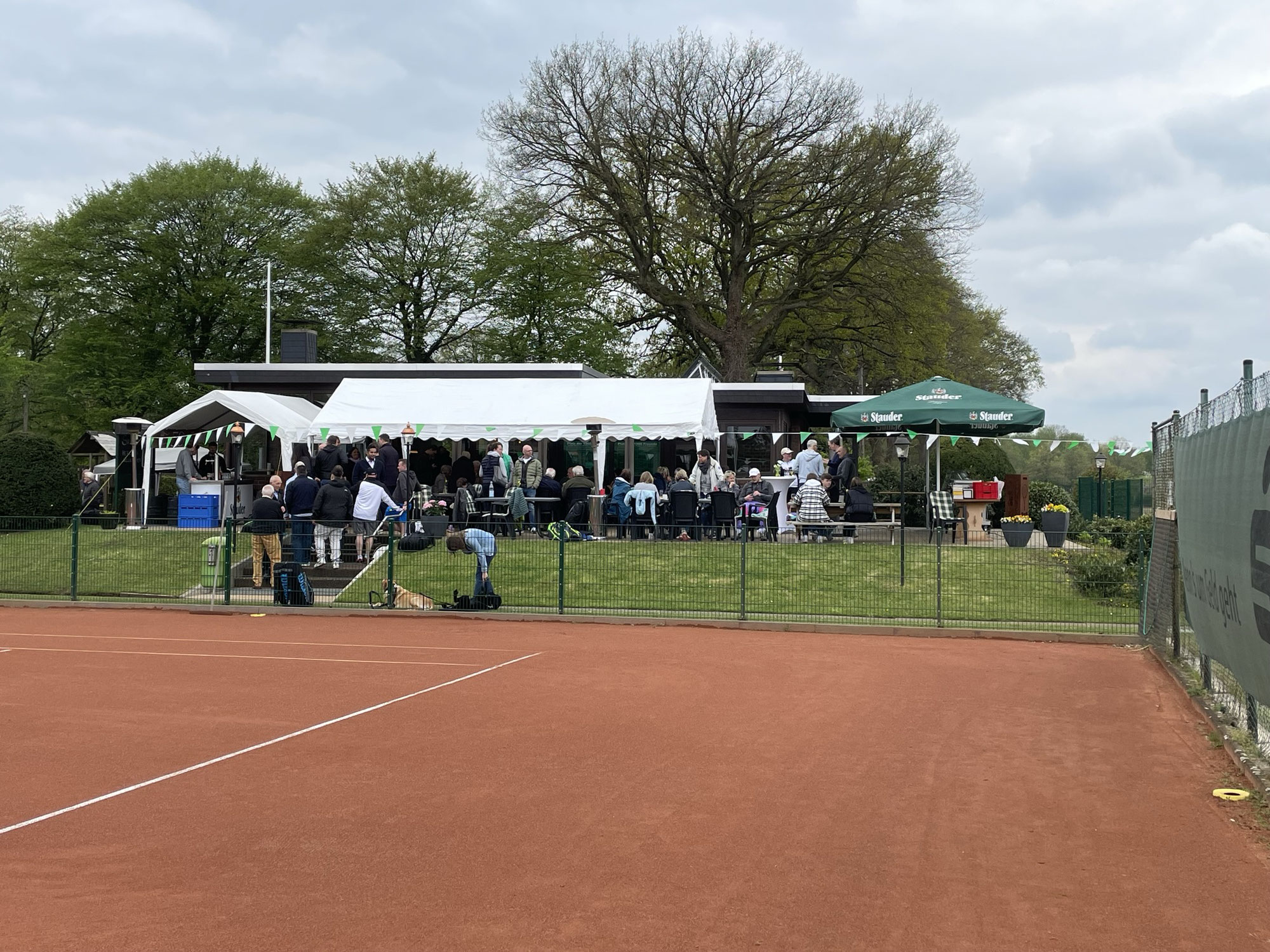 SuS Tennis feiert sein 50-jähriges Bestehen mit einem rauschenden Fest