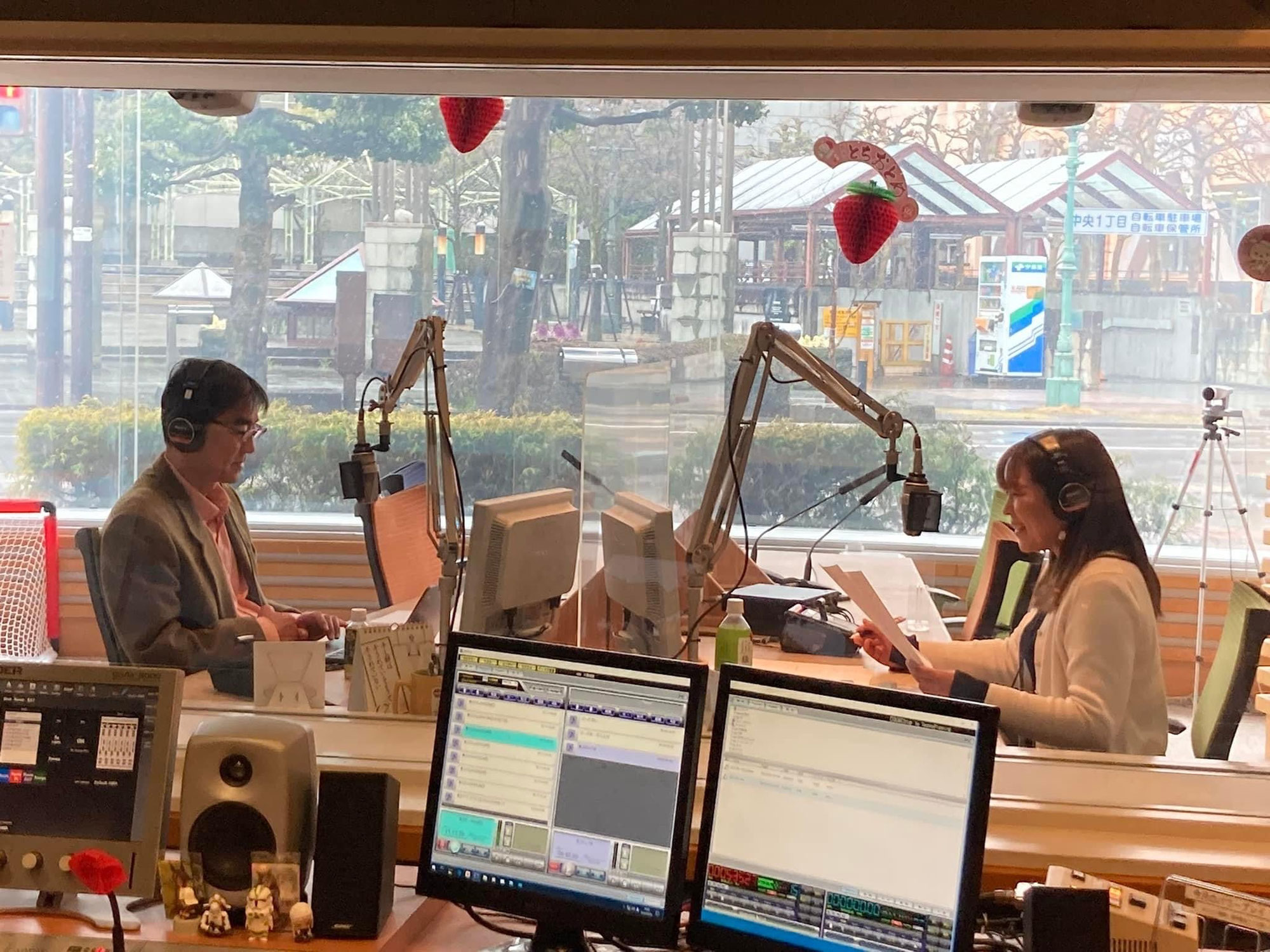 ５月のEOLはラジオ月間です。