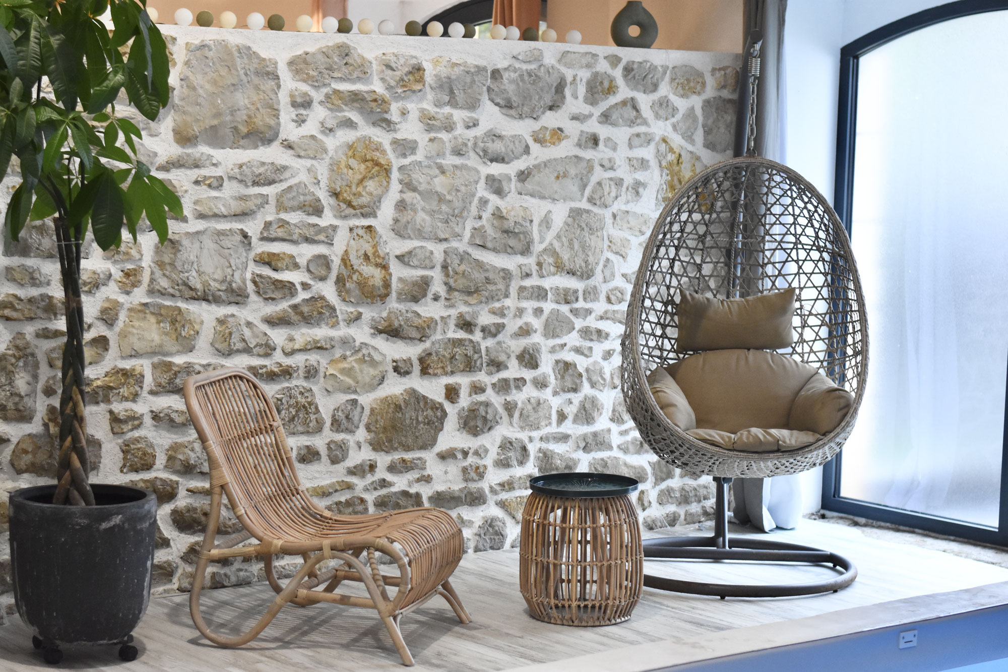 Offrir un week-end en amoureux en Vallée de la Dordogne : comment annoncer la surprise parfaite à votre moitié ?