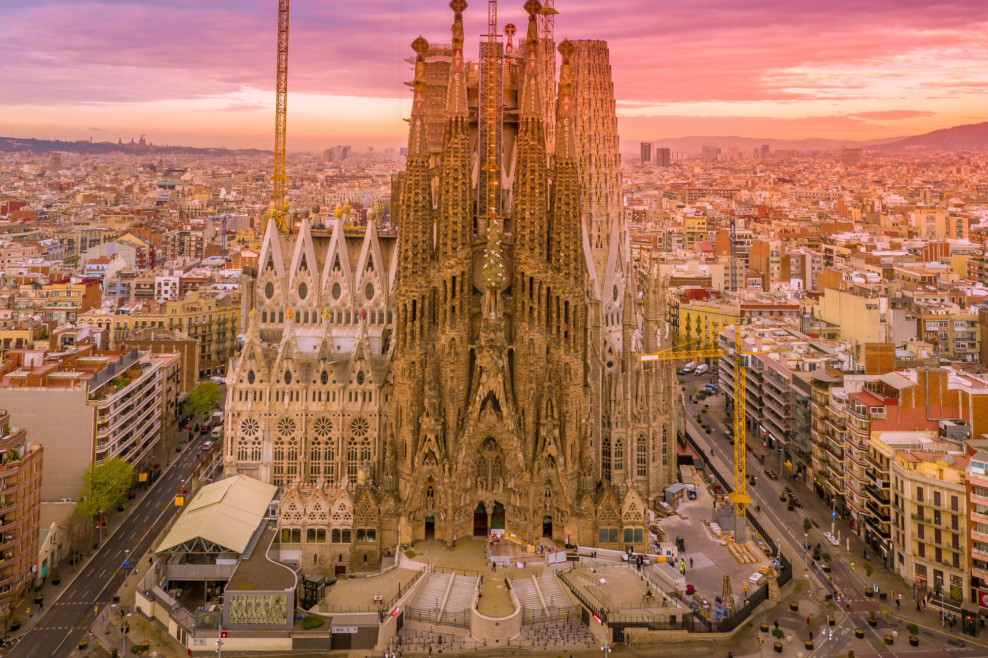 Abre de nuevo la Sagrada Familia !!