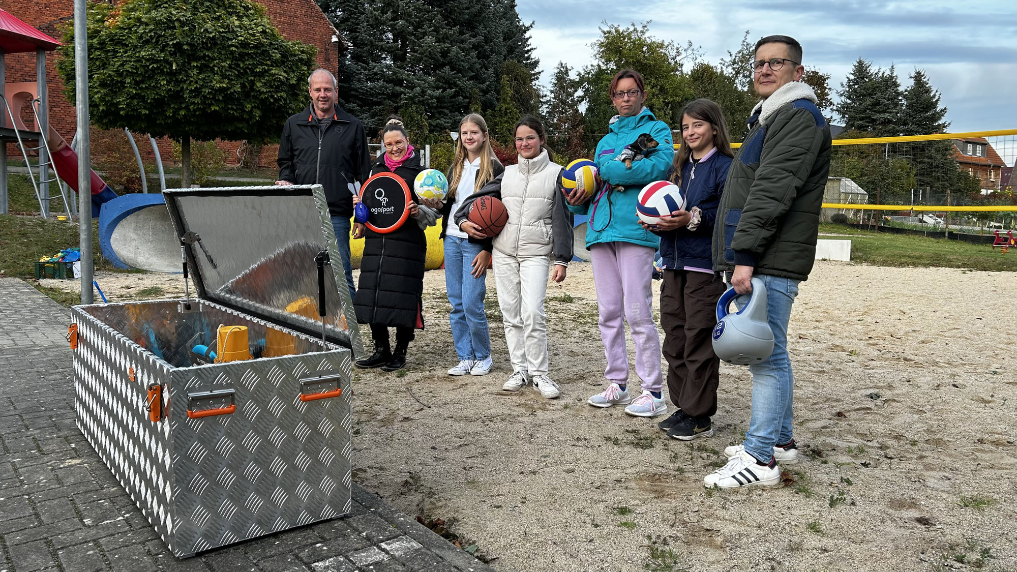Spiel- und Sportkiste für den Spielplatz