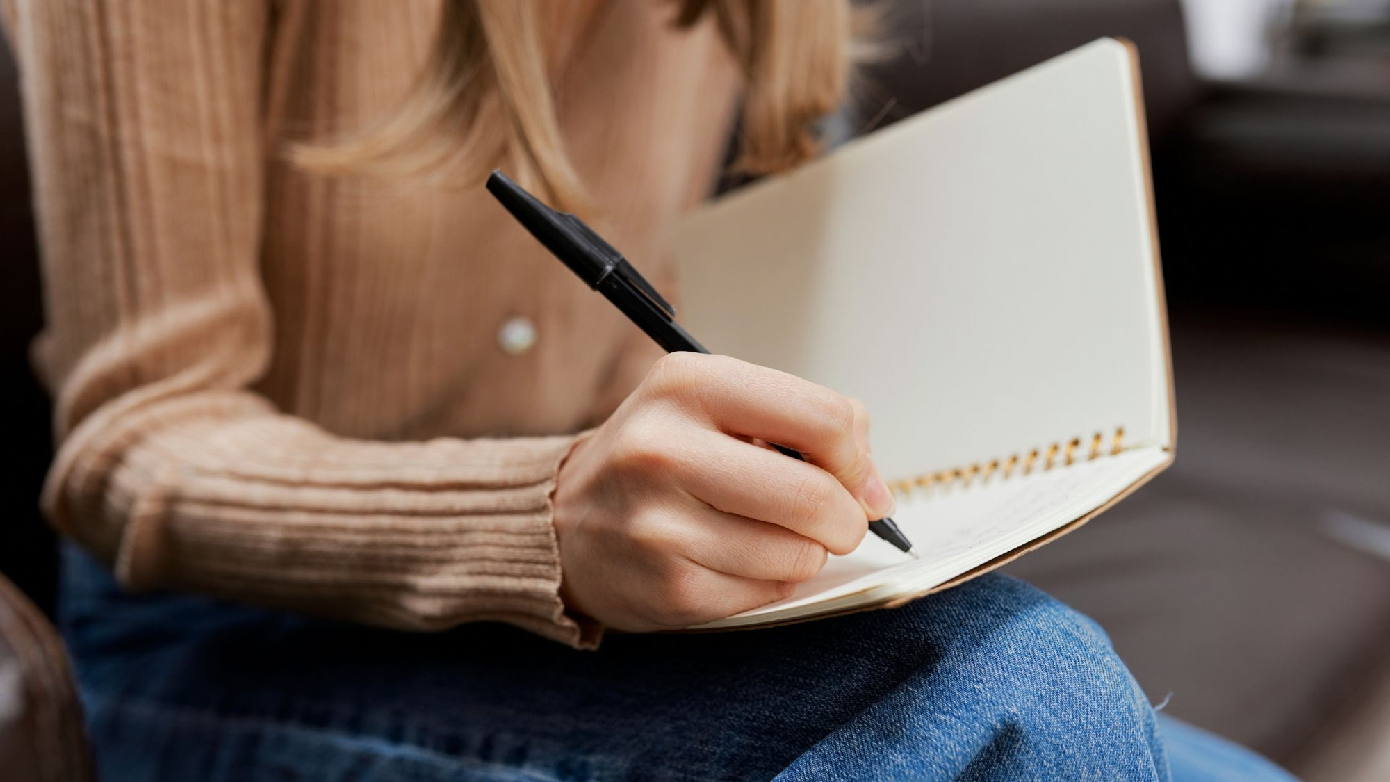 100 Journaling-Fragen für Selbstreflexion, persönliches Wachstum und Klarheit