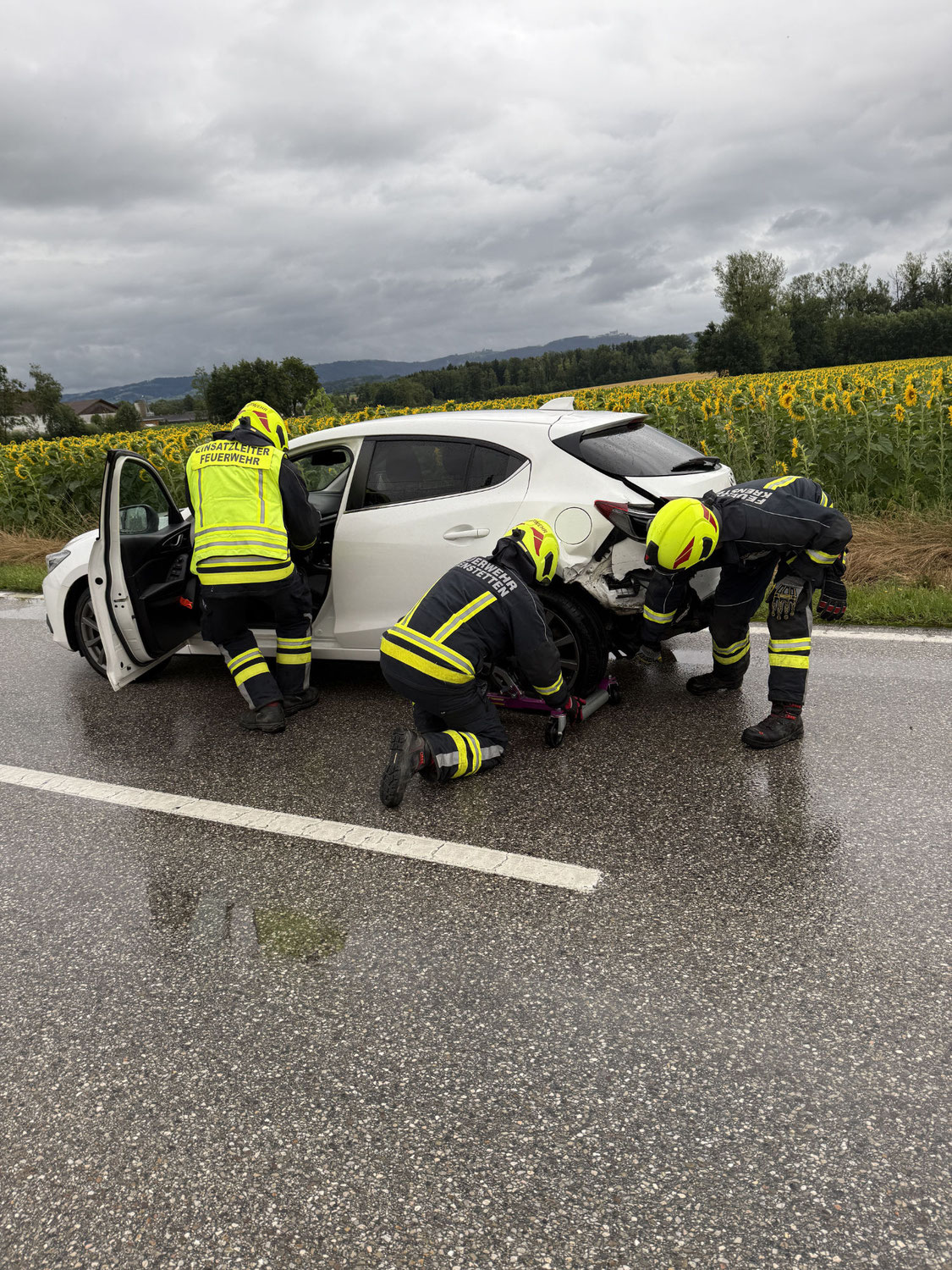 Unfall zweier PKW auf der B122