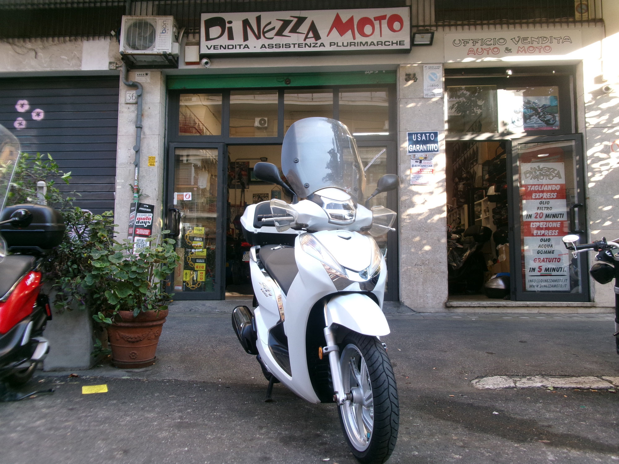 HONDA SH 300 ABS TCS - 2020 - KM 11.000 - EURO 4 - IVA ESPOSTA