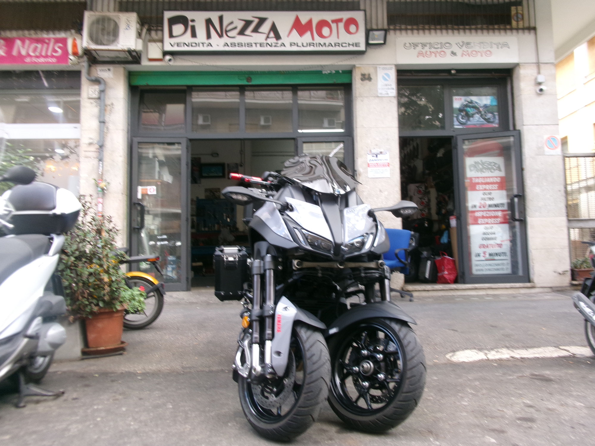 YAMAHA NIKEN 900 GT - 2021 - KM 4.000 - EURO 5