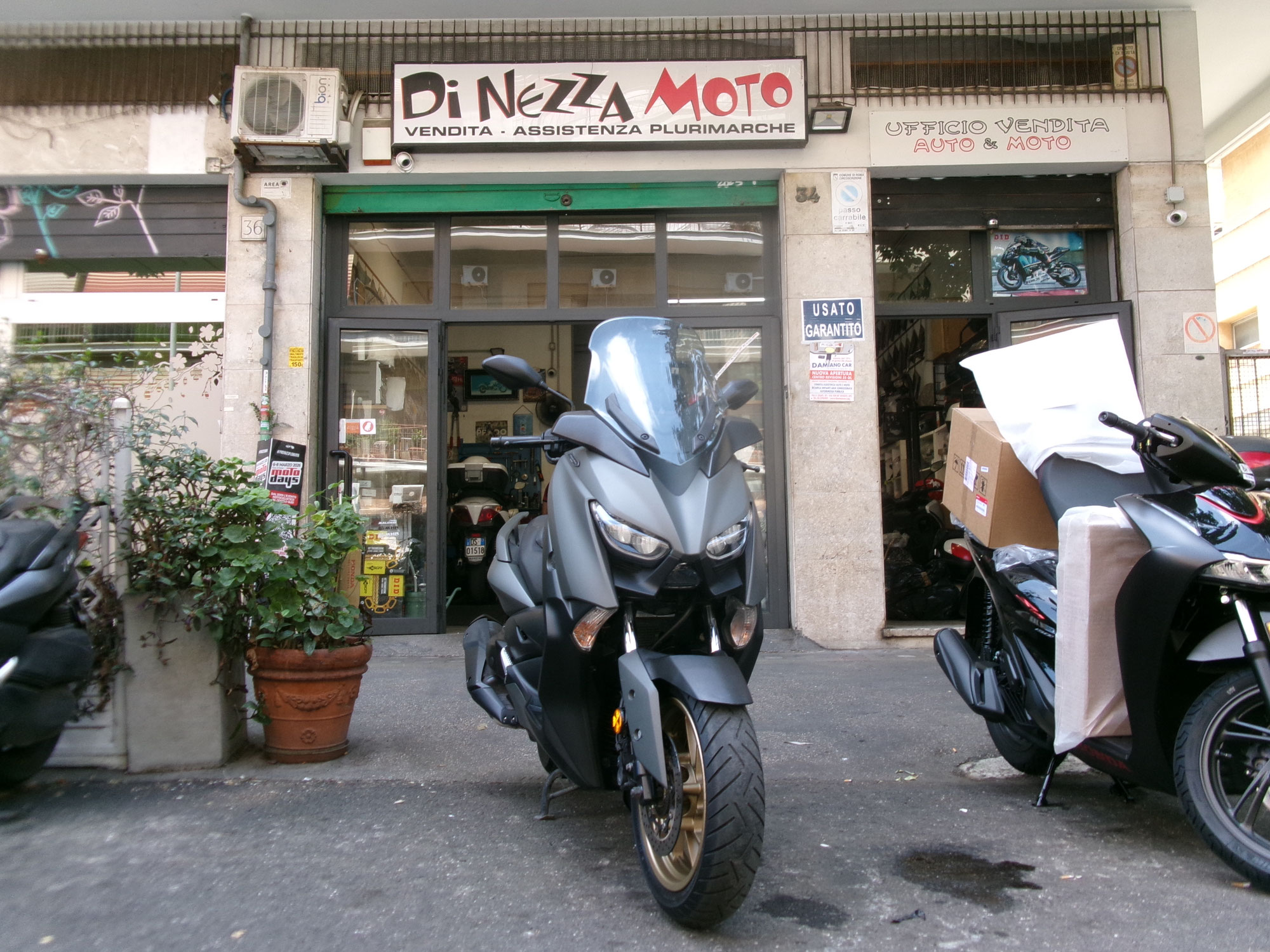 YAMAHA X-MAX 400 TECH MAX ABS TCS - 2020 - KM 35.000 - EURO 4