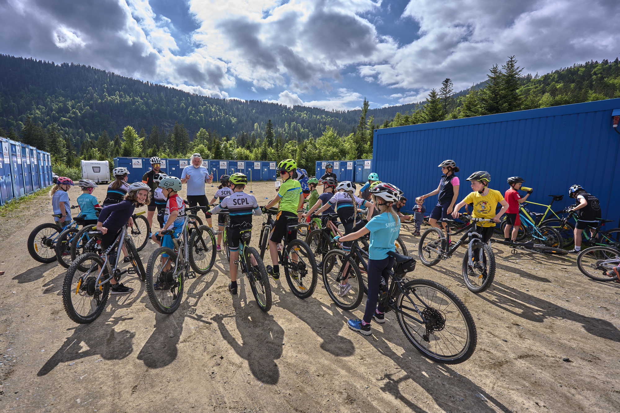 Junge Langläufer steigen aufs Mountainbike