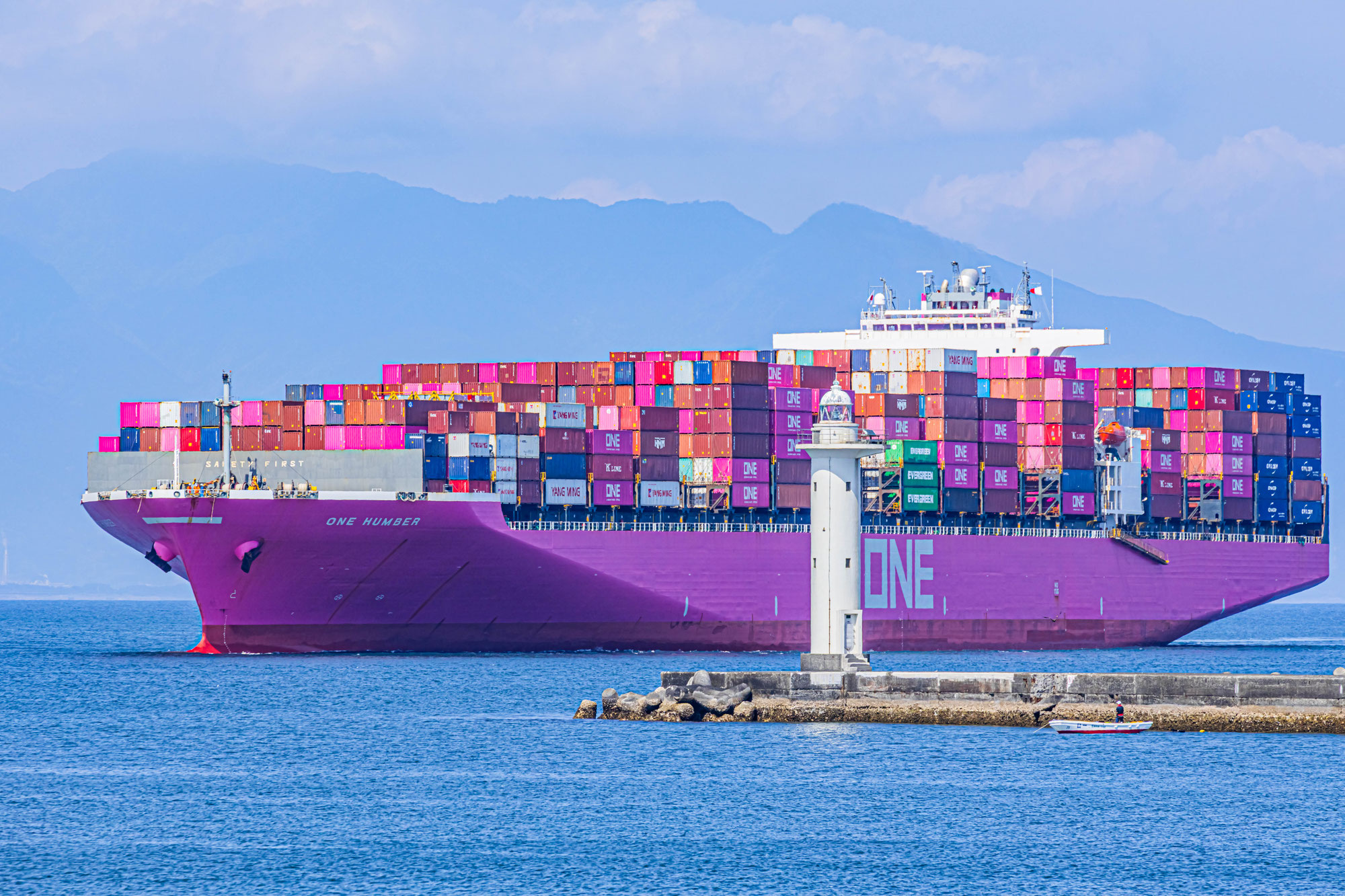 47,564TEU handled in March 2026