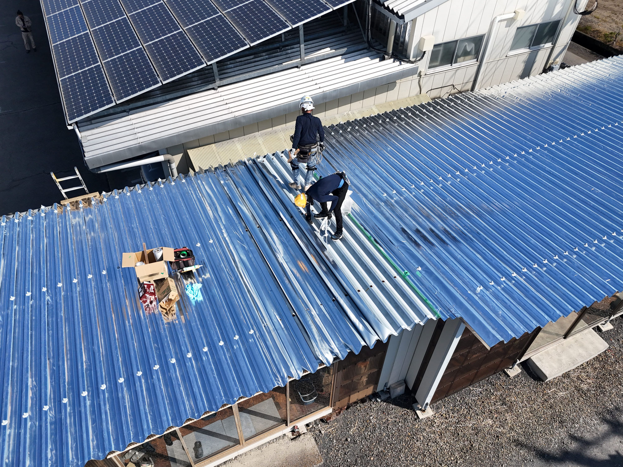 折板（金属）屋根に遮熱工事を実地！　inさくら市