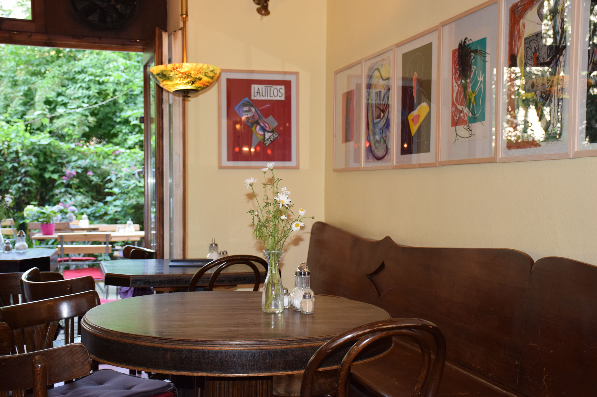 Café im Hinterhof - hinterhofcafes Webseite!
