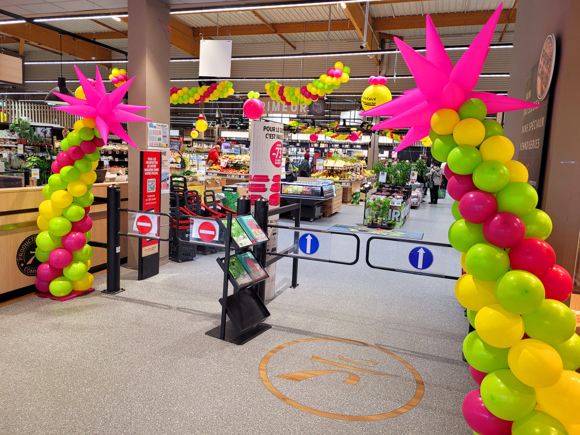 Décors de ballons pour une réouverture de magasin