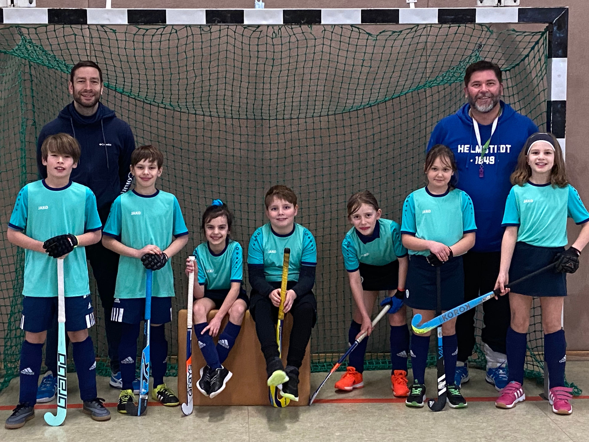 Hockeykinder mit Schulhockey-Teams erfolgreich