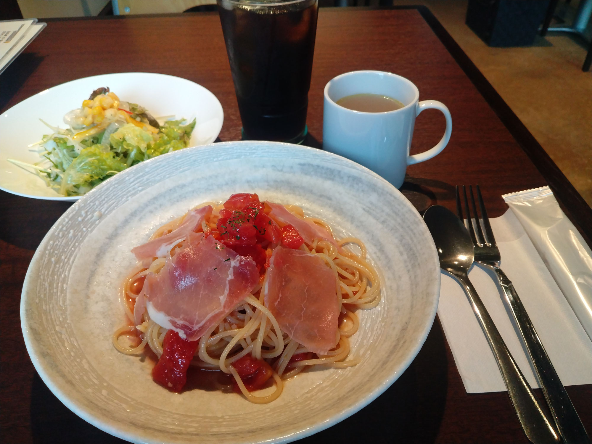 生ハムとトマトの冷製パスタ