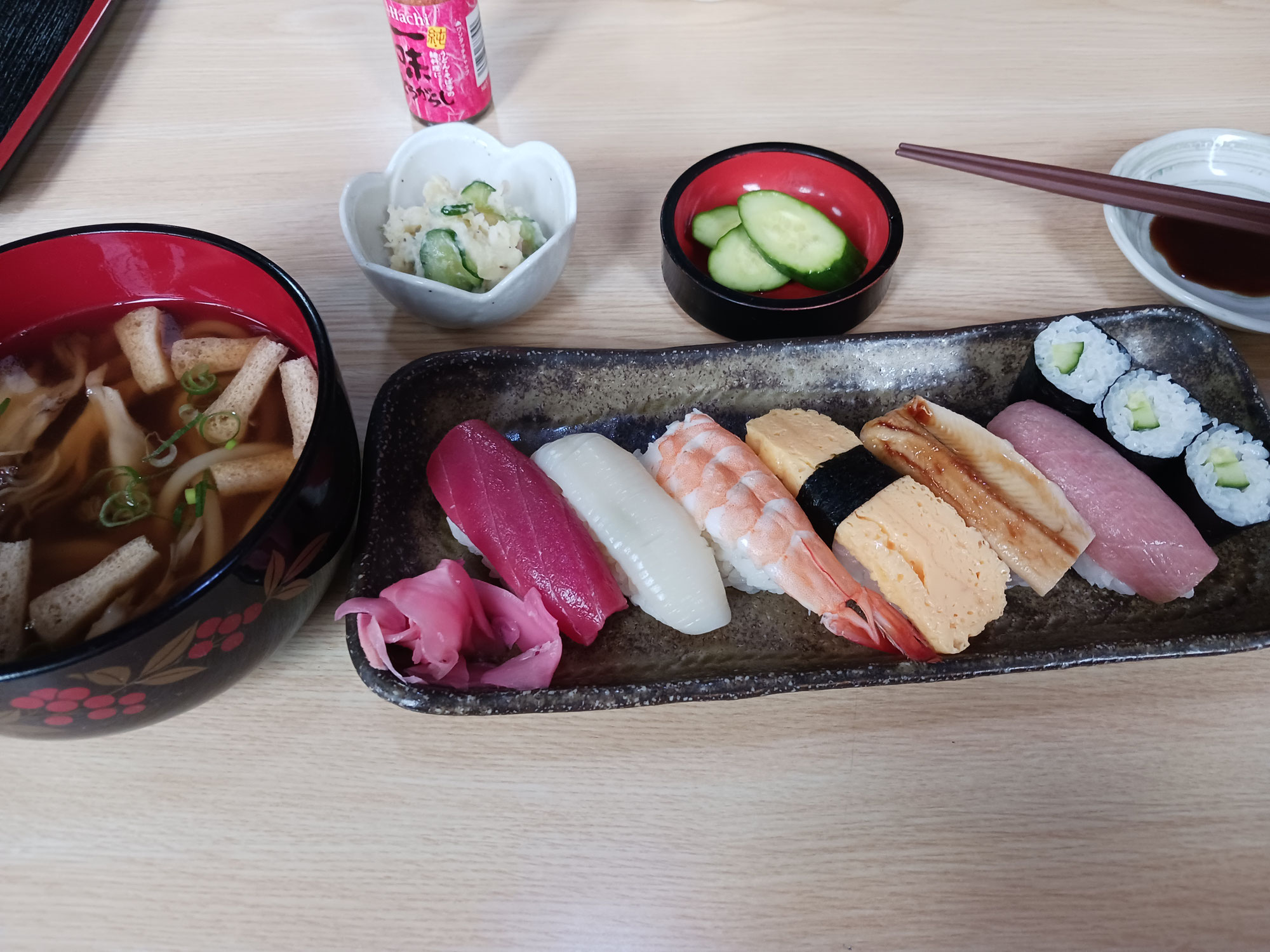 まこと寿司讃岐うどんセット