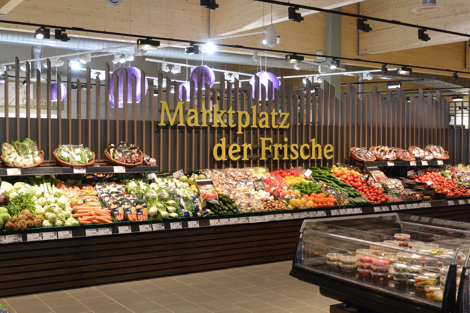 Obst & Gemüseabteilung mit Holzpaneel Holzdesign Rapp Geisingen