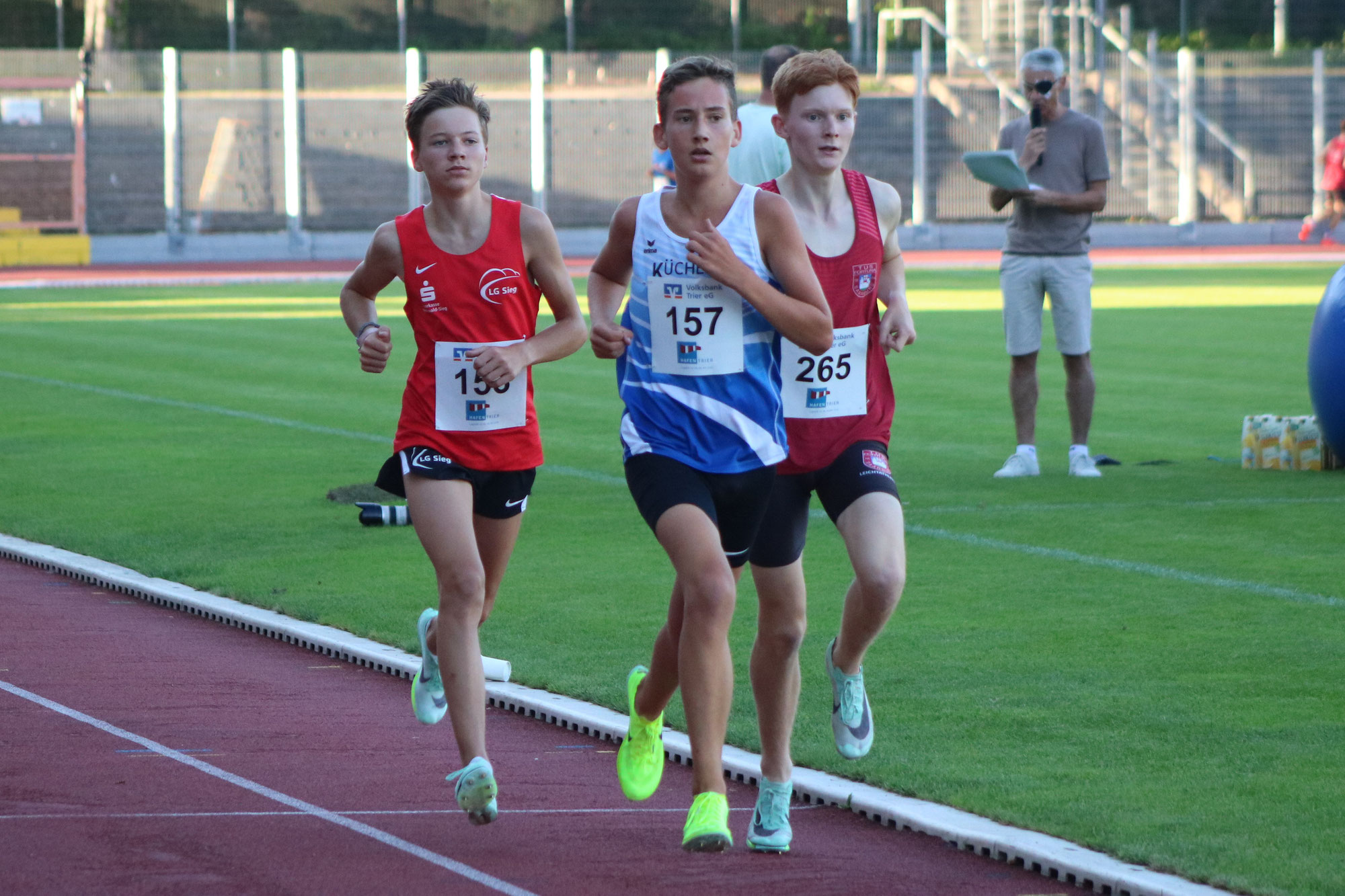 Flutlichtmeeting in Trier: Julius Hehn mit starker Leistung über 2.000 Meter