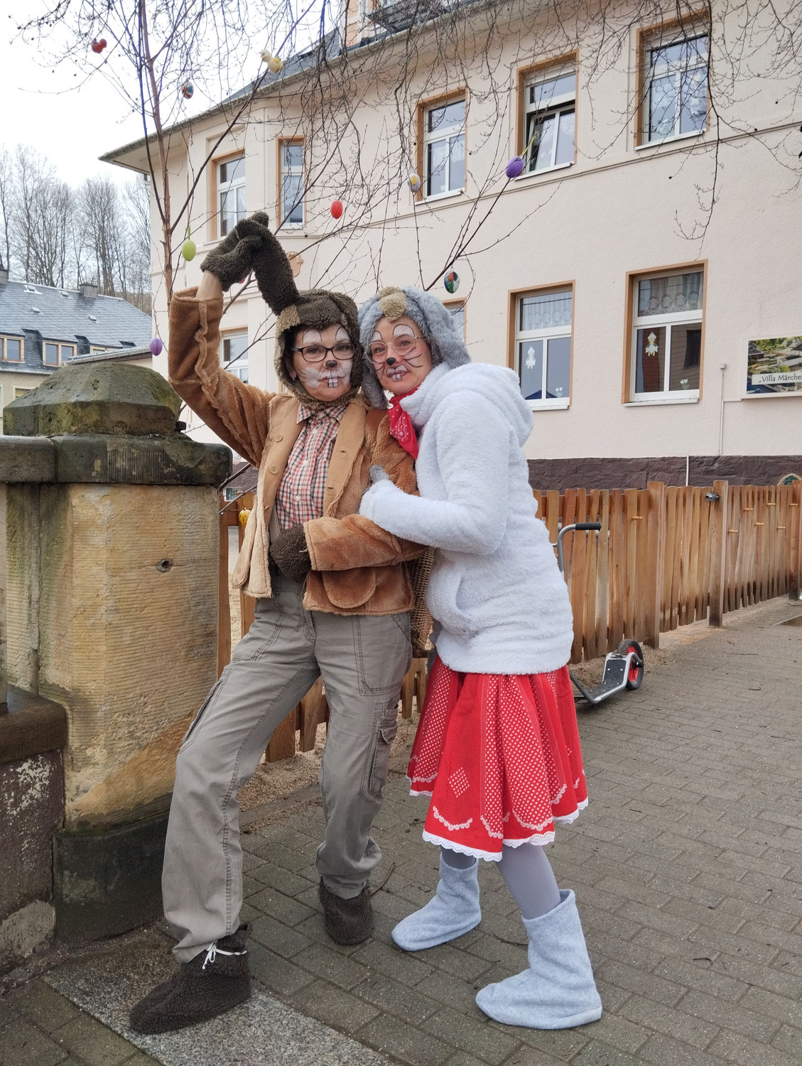FROHE OSTERN