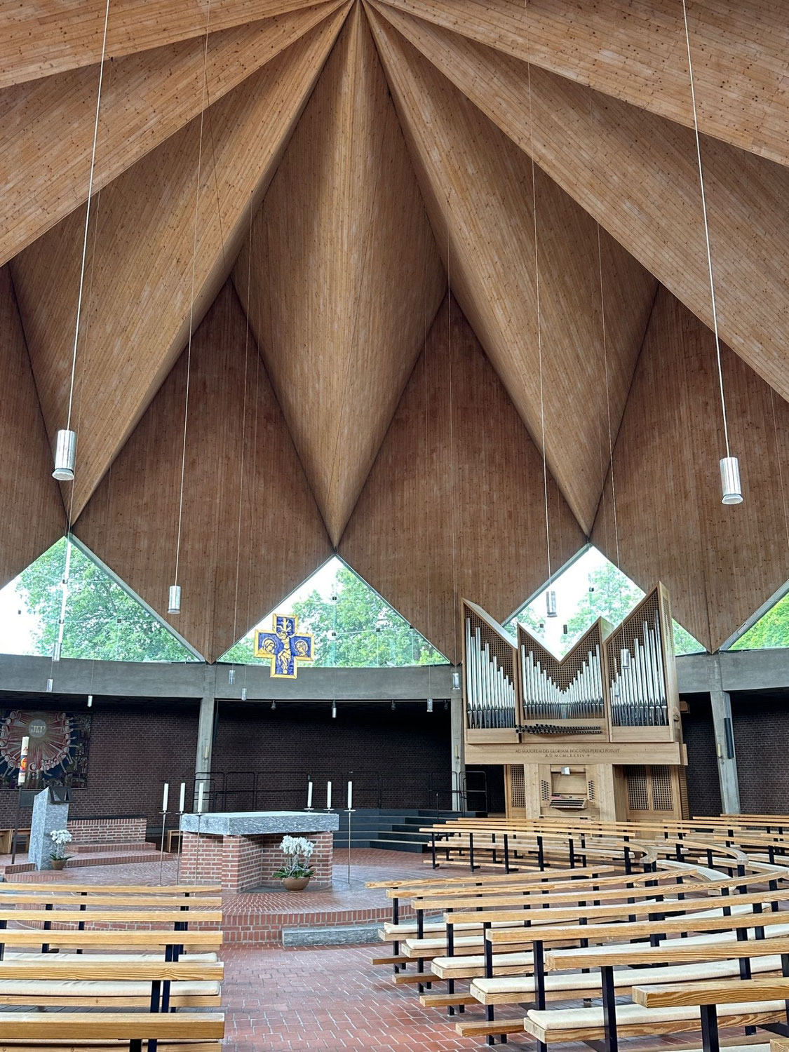 Besuch der Kirche zu den Heiligen Engeln