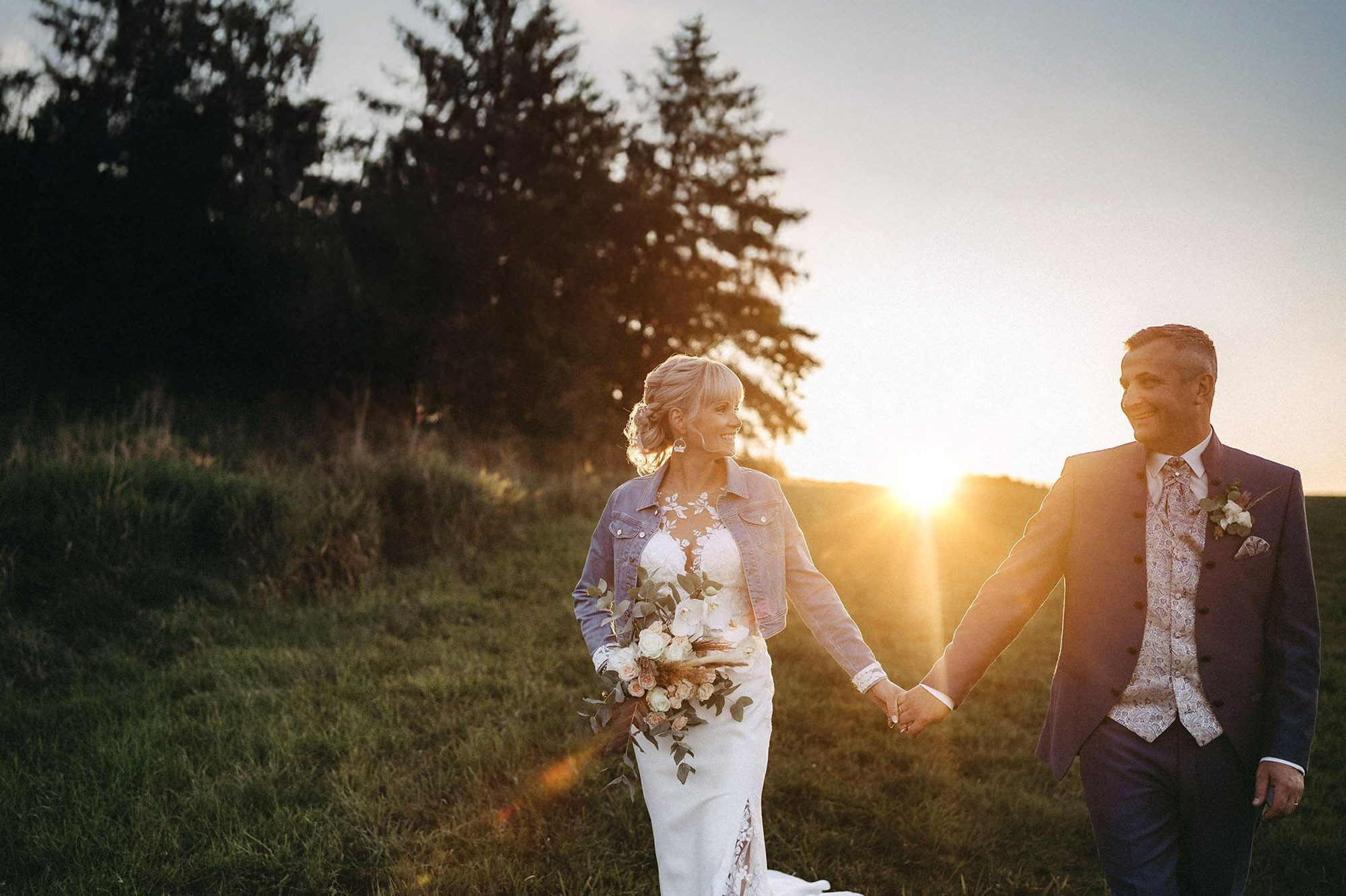 Liebe im Herzen des Erzgebirges: Die Traumhochzeit von Sandra & Mario im Waldhof Börnichen - Als Hochzeitsfotograf im Erzgebirgskreis unterwegs