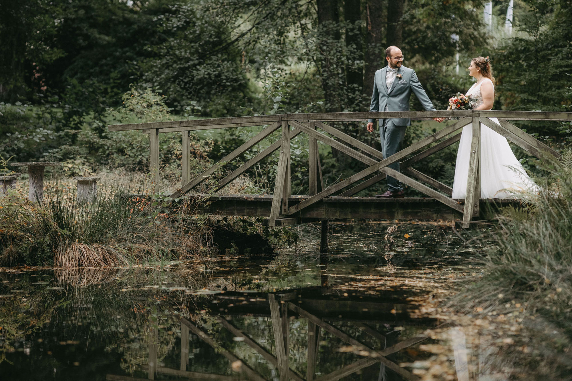 Herbstzauber im Erzgebirge: Die Hochzeit von Jenny & Pascal im „Das Wolfsbrunn“ - Heiraten im Schloss Wolfsbrunn Hartenstein
