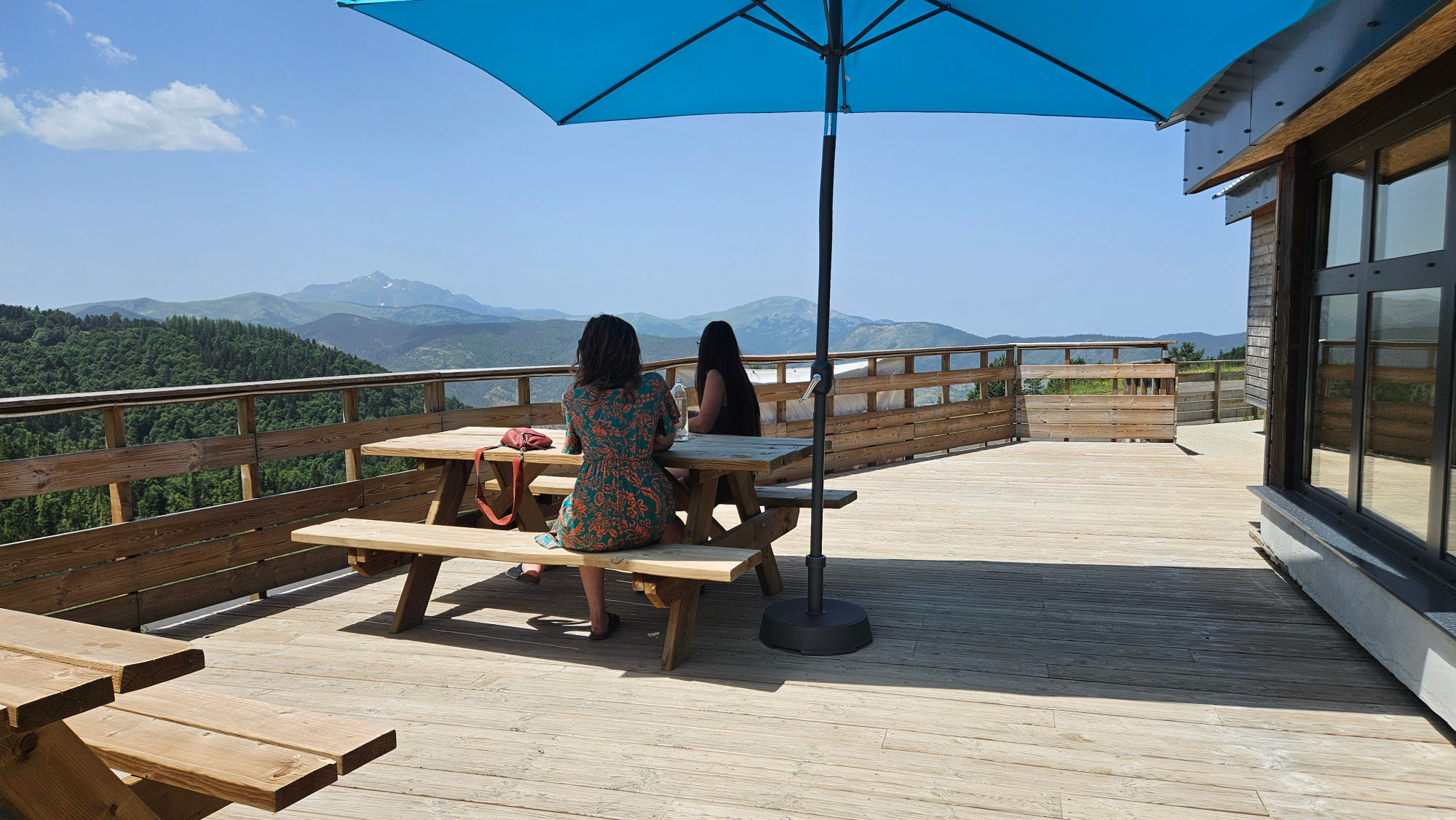 Le restaurant du Col du Teil vous accueille tout l'été ! 