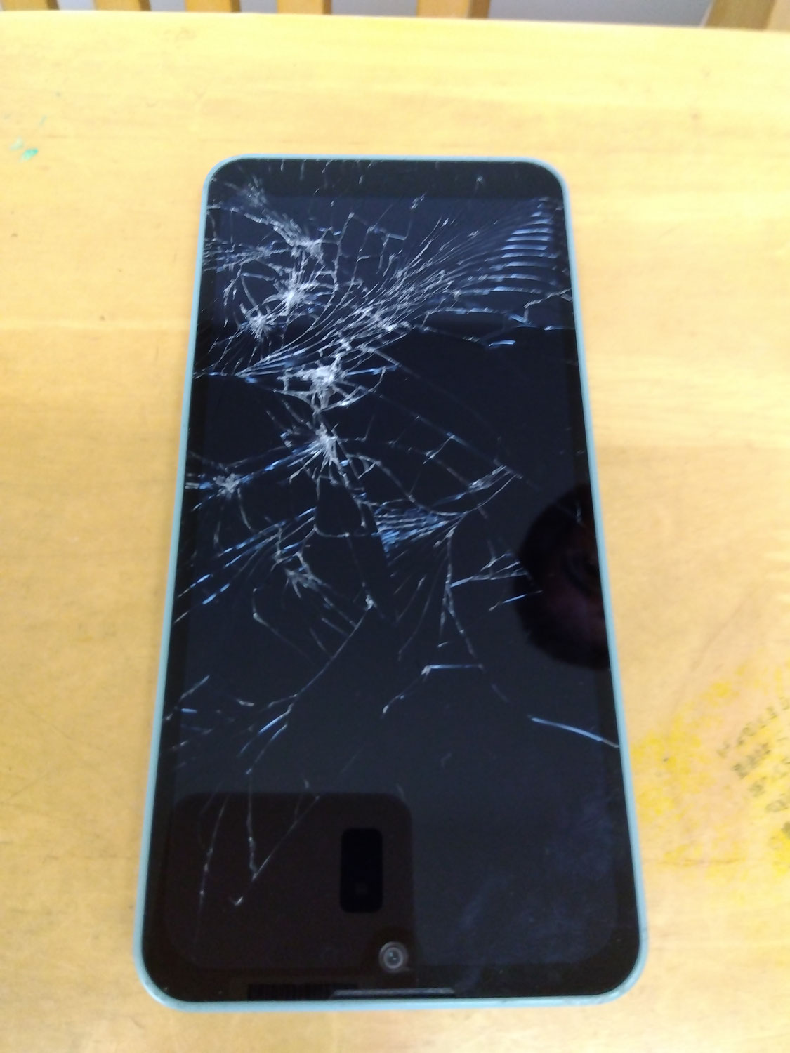 スマホを落として、画面が損傷・・。