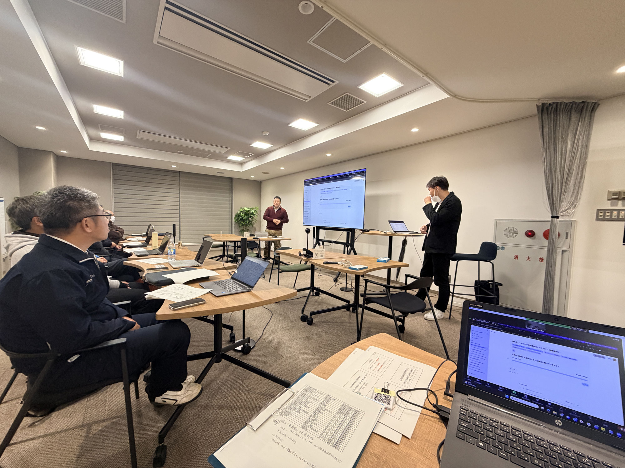 生成AI研究会（生成AI最新動向と実装戦略 ― 主要プラットフォーマーの“使いどころ”）を開催しました