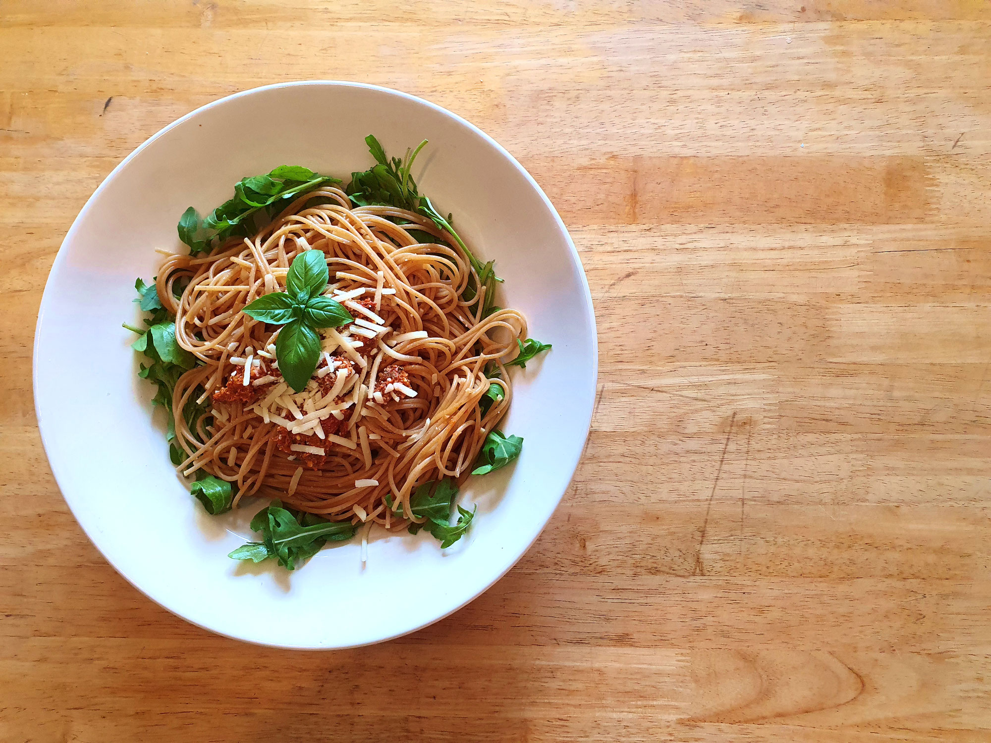 Nudeln mit selbstgemachtem Pesto - vegan - Suchtgefahr