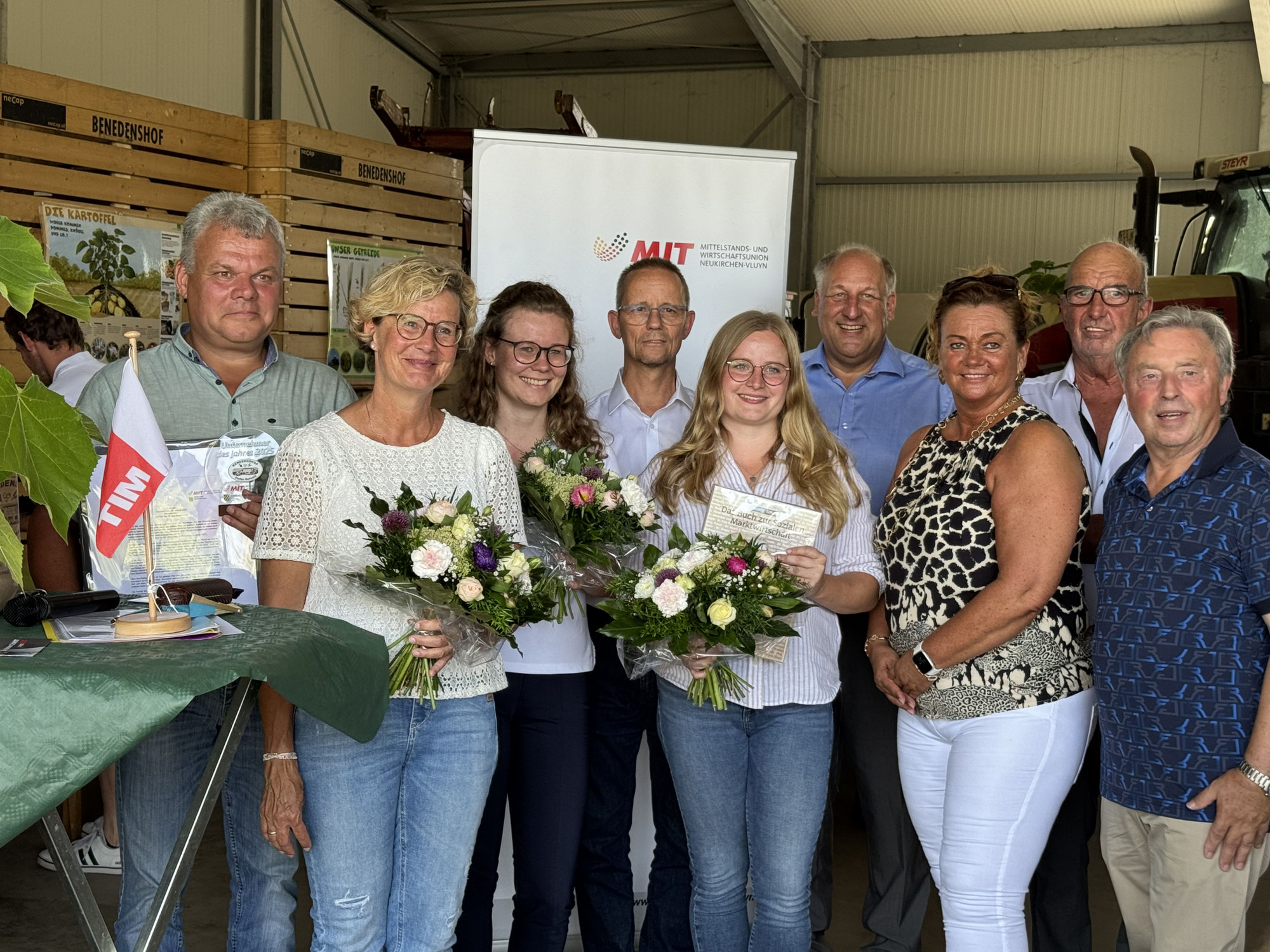 UDJ 2025 – Familie Bonsels vom Benedenshof als Unternehmer des Jahres ausgezeichnet