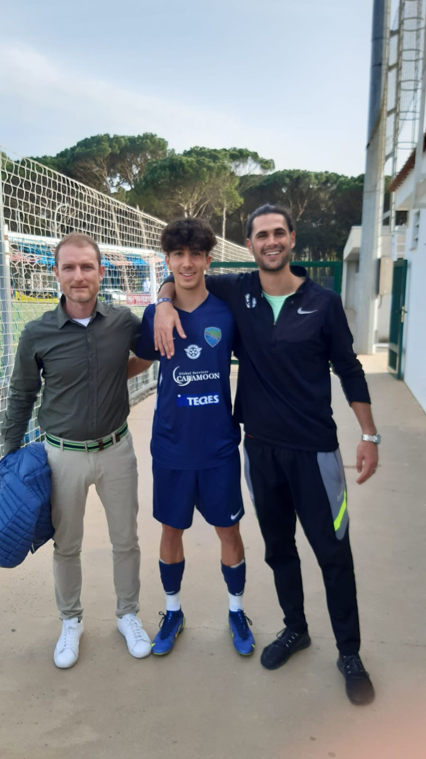 Hugo Ortigosa jugó con Saft Academy en el prestigioso torneo del MIC con muy buena nota