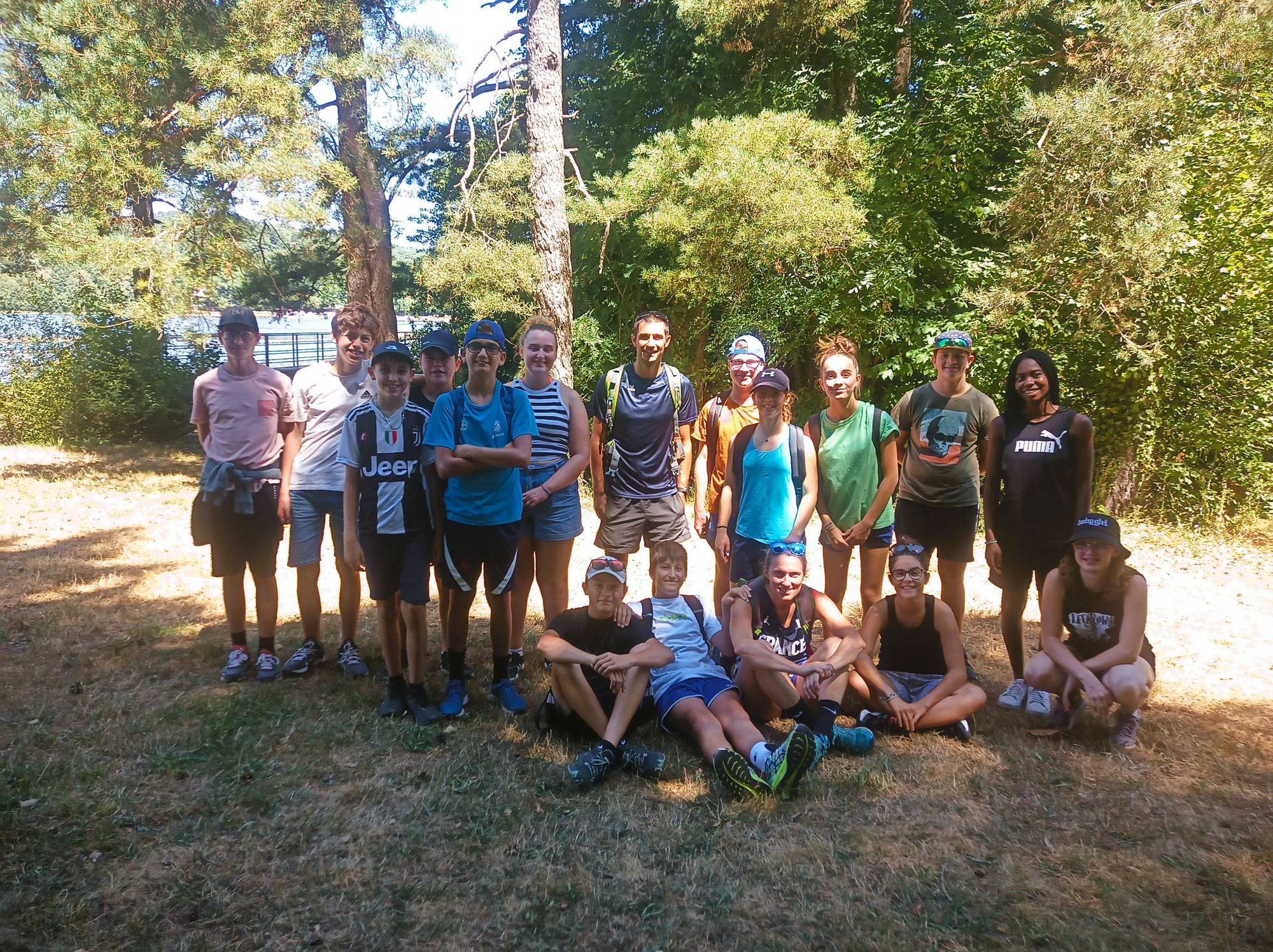 Un groupe dynamique de jeunes landais monte au lac des Montagnès depuis Mazamet par la "Passerelle" le 3 août 2022