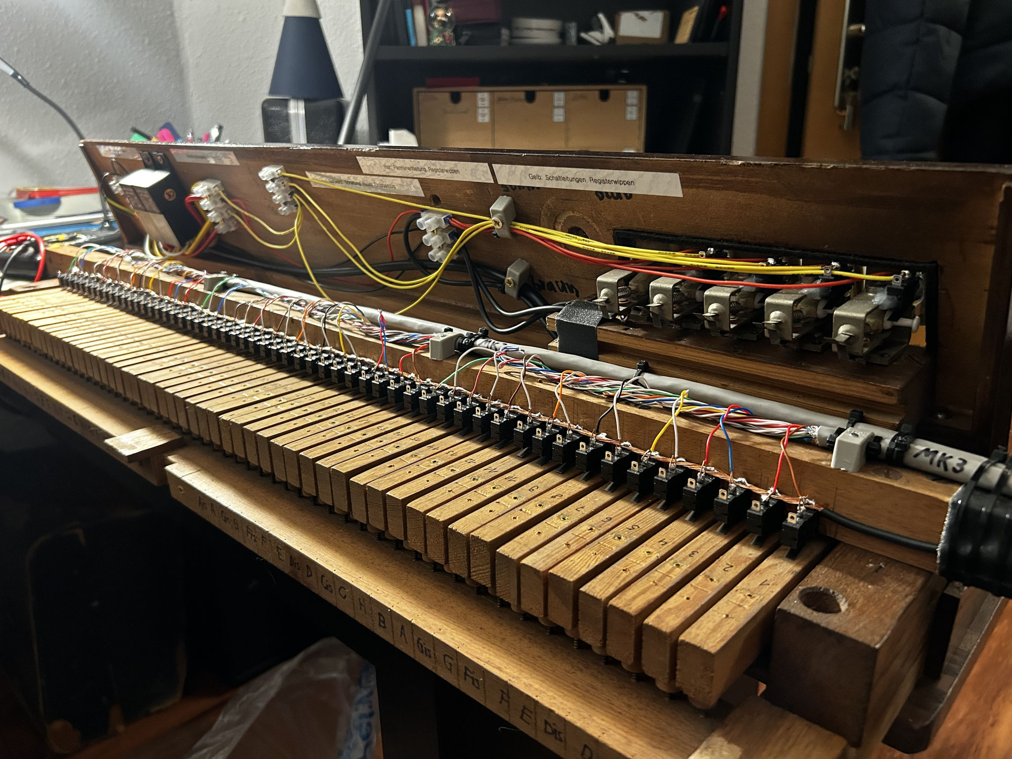 Coswiger Truhenorgel-Projekt #06 - Umarbeitung Manualklaviatur