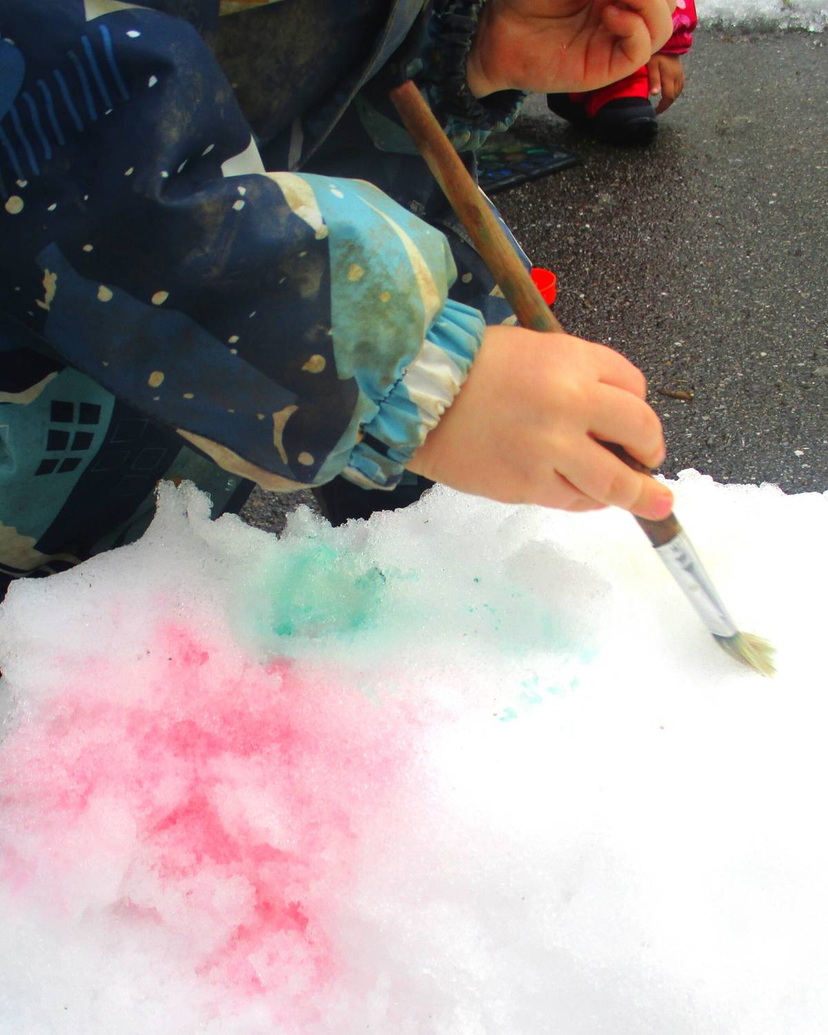 Schnee färben