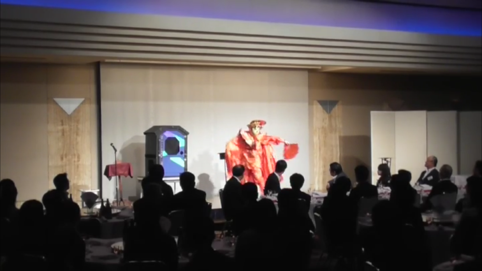 京都府京都市の企業パーティでマジシャンRYUHEIの出張マジックショー