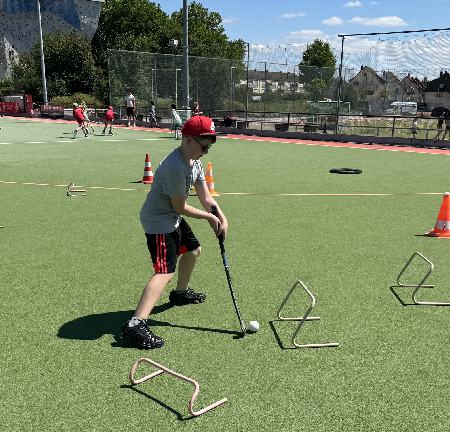 Sportlicher Hockeytag der dritten Klassen beim HCL Ludwigsburg