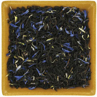 Lotus Bleu: thé noir fraise et rhubarbe avec pétales de bleuet.