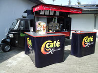 Cafe-und Softeis-Mobil mit Theke