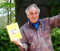 Autor Manfred Schloßer mit seinem 15. Roman