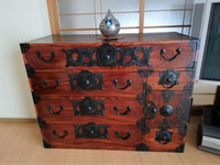 和ダンスリメイク 箪笥修理 ダンス修理 古いタンスリメイク 古箪笥リメイク 箪笥リメイク 昔の箪笥 時代家具 箪笥のクリーニング 桐家具 小箪笥 車箪笥 桐和家具 着物箪笥 桐たんす 洗い 桐箪笥 修理 桐たんす リメイク 桐箪笥 リメイク 桐タンス リメイク 桐 たんす 修理 リメイク 箪笥 修理 桐たんす 再生 古いタンス 掃除 桐たんす 削り直し 桐たんす修理 和箪笥 修理 タンス 修理 古いタンス リメイク タンス修理費用 桐箪笥販売 格安桐たんす アウトレット