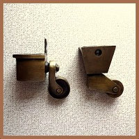 真鍮アンティーク家具　キャスター