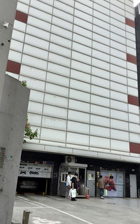 Automated vertical parking lots