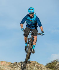 Testen Sie das Fahrgefühl auf einem e-Mountainbike bei einer Probefahrt.