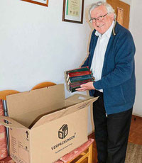 Advent, Fastenzeit, Ostern – die Breviere für diese Zeit, kommen in den Umzugskarton. In den verbleibenden Wochen in Waldmünchen braucht sie Stadtpfarrer Wolfgang Häupl (71) nicht mehr.