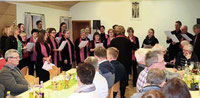 Der Aster Kirchenchor eröffnete das Aster Neujahrstreffen.