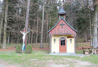 Die Leonhardi-Kapelle zwischen Ast und Schäferei gibt es mittlerweile seit 20 Jahren. Das soll gefeiert werden.