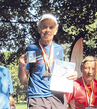 Der 79-jährige Werner Stöcker gewann den Titel bei der Deutschen Meisterschaft im 24-Stunden-Lauf in Bottrop