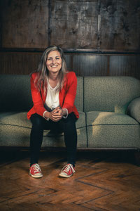 Juliane Kaufmann, Sängerin bei The Facility