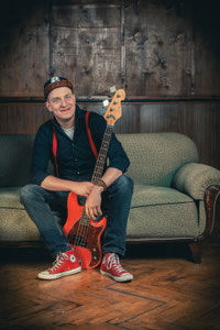 Daniel Schubert, Bassist und Sänger bei The Facility