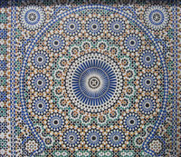 Mosaïque décorant une fontaine de Meknes au Maroc.